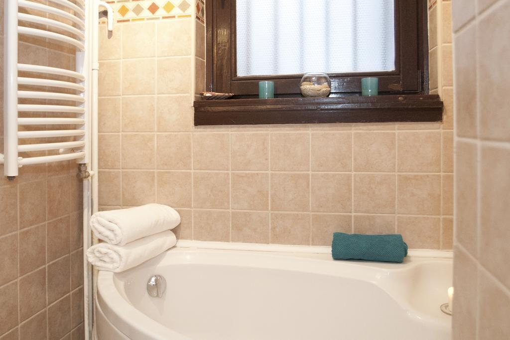 Gloria Apartment بودابست الغرفة الصورة